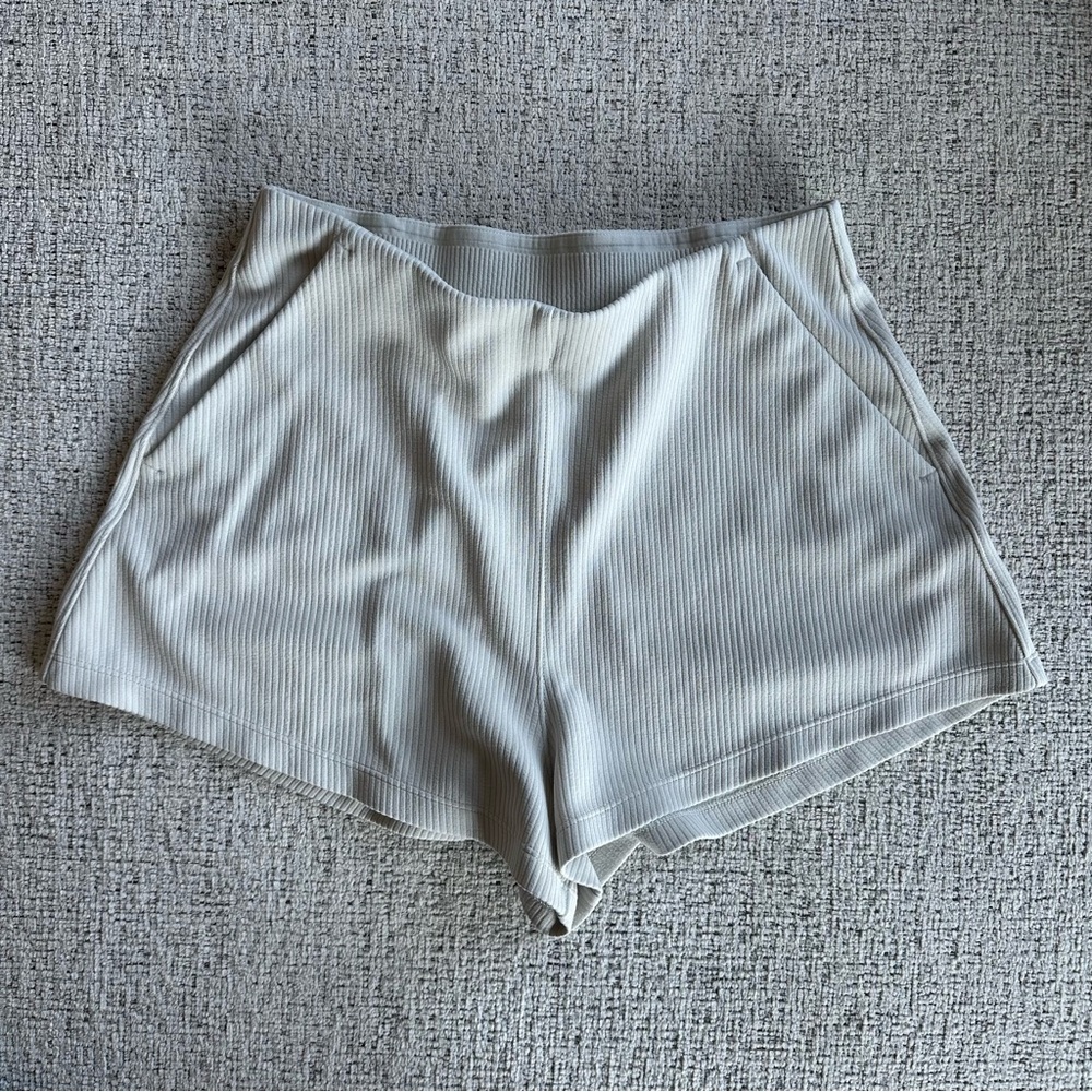 Lululemon Ribbed Softstreme High-Rise Short 2” - Picture 4 of 8